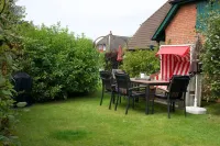 cozy u. family-friendly apartment in the artists' village of Oldsum Oldsum 호텔