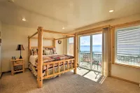 LAKE VIEW RETREAT CONDO /1 block Marina/Resort pool,hot tub & tennis courts
