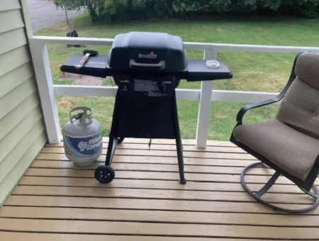 Cozy city cottage, one floor, covered porches, quiet neighborhood Отели в г. Licking County