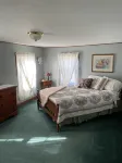 Rural cozy and quaint farmhouse with secluded patio and 15 minute drive to town. - 2-stjärniga