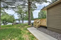 Gone Fish Inn: Remodeled Lakefront Cabin, FREE Wi-Fi & Firewood, No Cleaning Fee Hotels in St. Germain