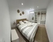 Joli Appartement Rénové de 55m2. Parking Gratuit