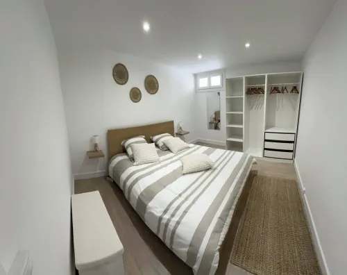 Joli Appartement Rénové de 55m2. Parking Gratuit