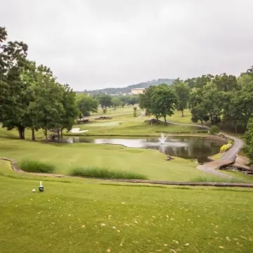 2 BR at Pointe Royale Golf Course. Steps from Lake Taneycomo. Gorgeous views