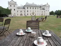 Epphaven Apartment With Outdoor Pool And Gardens In Historic Mansion House Hotels in Lanreath