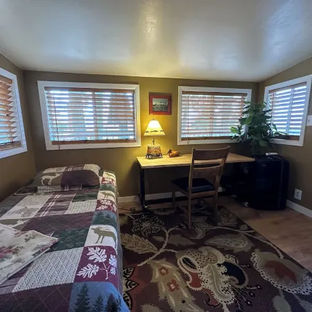 The Cabin on Crooked Creek