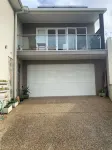 Coastal Luxe self contained studio located meters from Emerald Beach
