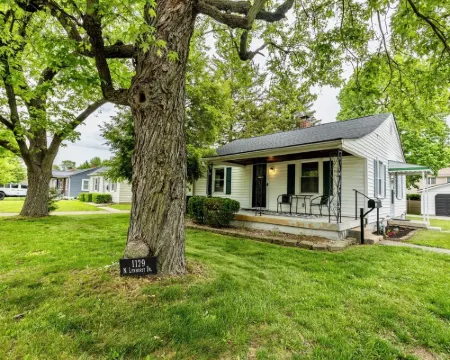 Speedway "Finish Line" House Hoteles en Speedway