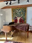 Lovely Intown Cottage Close to College, Shops, Coast, in Leafy ,Tranquil Setting