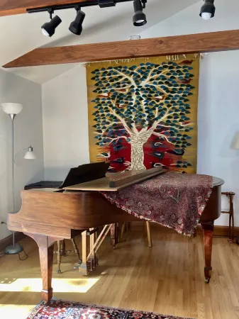 Lovely Tranquil in-Town Cottage, Available for Special Winter Weekly/mo. Rates