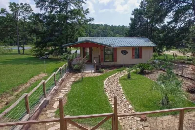 Beautiful Cabin in National Forest with Screened in Back Porch Overlooking Pond