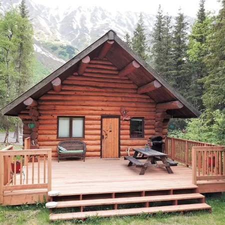 Upper Paradise Log Cabin - Nightly Rental in the Woods