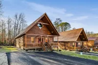 air hockey  flat roads  hot tub  new build Hotels near Foxfire Mountain Swinging Bridge