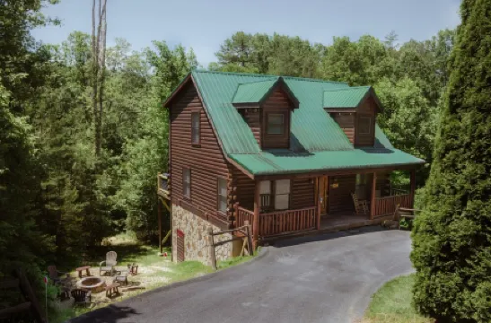 Private Woodsy escape perfect for couples and small families