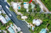 Coastal house in the Florida Keys with pool in a private area.