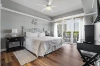 9108 Towers! Quiet! Elevators, indoor pool. Oct-May Travel Nurses welcome!!