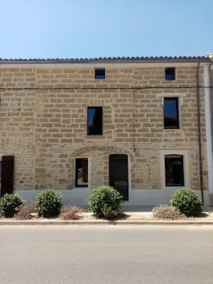 Passage 3 Hotels in Montaren-et-Saint-Mediers