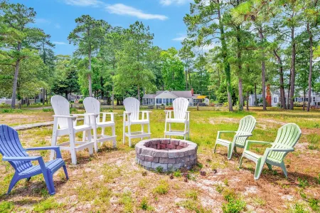 Sea Glass Beach House!  Large sand beach, dock and hot tub! Pets welcome!
