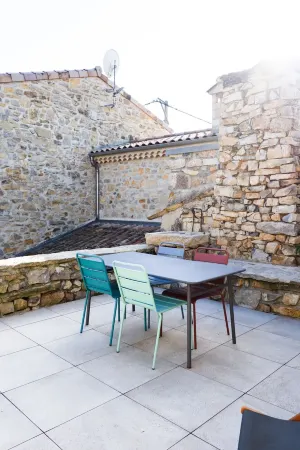 La Grange 1832 - 10 mins from Aubenas Отели в г. Ардеш