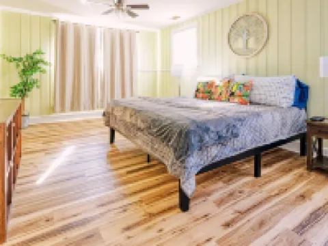 Homerun!  quiet, near Riverwalk, USC & Ft. Jackson Hotels in Cayce