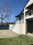 Maison Indépendante Idéalement Située
