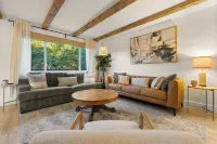 Panoramic Mountain View Oasis with Pool!! Serene 4 bedroom Newly remodeled home! Hotels in Winter Gardens