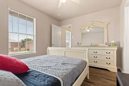 Lovely 2-bedroom condo mins from Ft Hood & Town