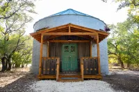 Lampasas' only grain silo cabin. Close to 3 State Parks and Spider Mountain