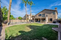 Moore House ~ Downtown Gilbert w/ Pool & Yard Games