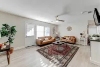 Amazing 4 bedroom house w/full amanities,close to hospitals/shopping/city center