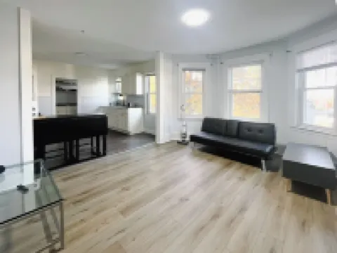 Renovated 3-bedroom apartment in Dedham - Legacy Mall Hotels in Dedham