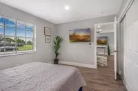 Modern getaway near the beach with room for a boat
