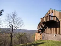 Hot Tub, Patio, and Fire Pit - Cooper's Ozark Cabin 約翰遜縣酒店