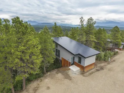 Eagle Peak Cabin- best views and private trail