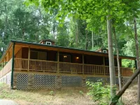Hickory Grove Cabin On 8 Acres With Private Fishing Pond. Hotels in Laurel Township