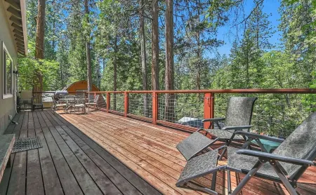 Sunset Peak Cabin 3BR house in TH with Lake Access-Walk to Downtown Отели в г. Твейн Харт