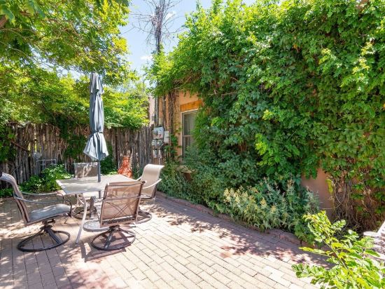 Walk to Plaza From 2/2 Adobe bungalow