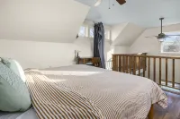 Cozy Catskill Cabin w/ 10-minute Walk to Downtown Catskill 스피드웨이 주변 호텔
