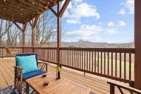 NEW!! Paradise Valley Hideaway | Stunning MTN views