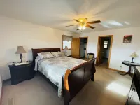 Ranch Home w/ Rolling Hill Views & Hot Tub