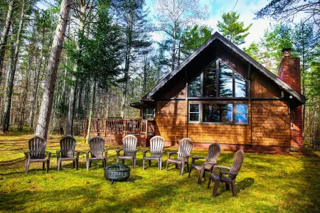 NEW Whiteface Mtn. View Cabin close to Lake Placid