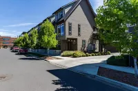 Urban Oasis in Downtown Walla Walla.  Walk to Wine, Restaurants and More!