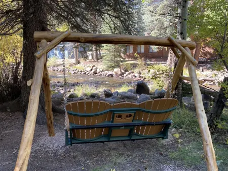 Mountains and Memories - Near Nat’l Park and River, 4 Bedroom, Early Check IN Отели рядом с достопримечательностью «Гоблинс Форест»