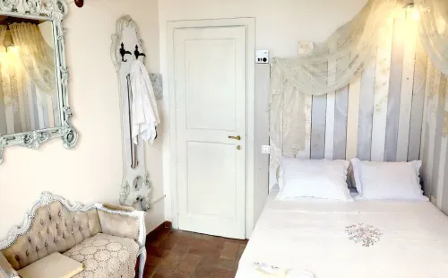 DORMIO shabby chic suite in Spello Hotels in Spello