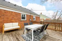 Relaxing Downtown Plymouth Bungalow, centrally-located for up to 6 guests