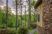 Owl’s Nest Treetop Oasis - 25 to Avl, 25 to Hatley Pointe Ski Resort