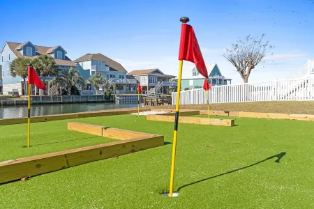 Putt-Putt, Waterfront Sunset View, Close to Beach!