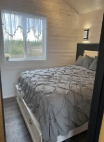 Lakeside Cabin 2 w/Hot Tub, Sauna & Watercraft Rentals