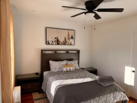 NEWLY RENOVATED STUDIO CLOSE TO DOWNTOWN IPSWICH