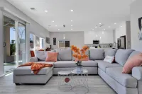 Beautiful 4Bd/3B House, New Pool and Spa.Nice View on Golf Course. Pet friendly!